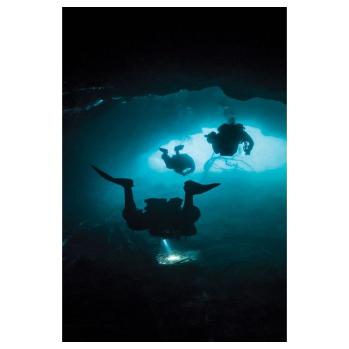 TDI Cavern Diver Course TDI Cavern Diver Course