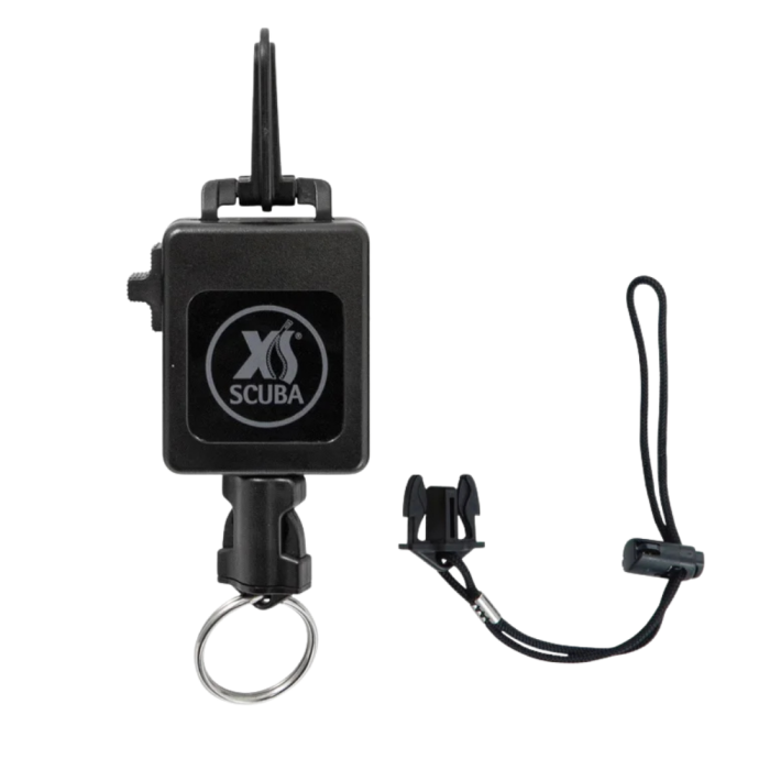 Flashlight/Camera Locking Retractor